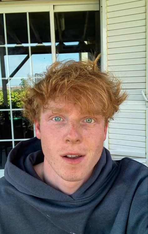 Fit Ginger Men, Strawberry Blonde Men, Cute Red Head Guys, Ginger Teen Boy, Strawberry Blonde Hair Men, Red Head Guys, Ginger Actors, Redhead Guy, Blonde Hair Guy