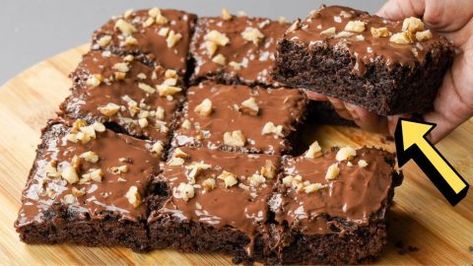 Easy Stovetop Coffee Walnut Brownie Recipe | DIY Joy Projects and Crafts Ideas Chocolate Texas Sheet Cake, Walnut Brownie Recipe, Walnut Brownie, White Bean Soup Recipes, Walnut Brownies, Homemade Comfort Food, Texas Sheet, Texas Sheet Cake, Square Cake Pans