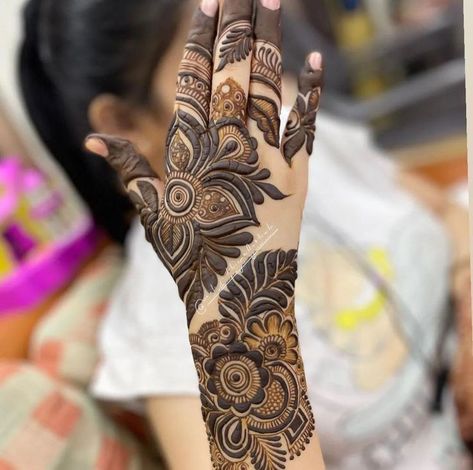 Mehndi Broach Design, Kafif Design, Beautiful Simple Mehndi Design, Simple Mehandi, Hand Mehendi, Mehndi Designs 2018, Design Mehndi, Rose Mehndi Designs, Latest Henna Designs