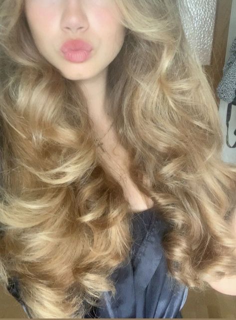 Blonde Hair Inspiration, Hair Stylies, Long Blonde, Long Blonde Hair, Hair Inspo Color, Dream Hair, Aesthetic Hair, Hairstyles Haircuts, Gorgeous Hair