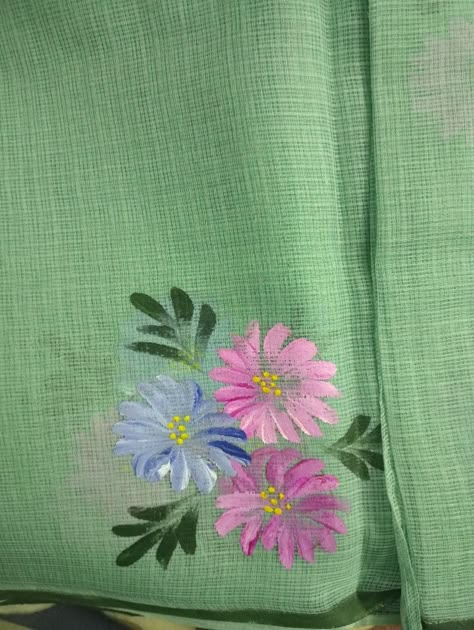 Simple Fabric Painting Designs, Fabric Painting On Blouse, Hand Painted Saree, Fabric Colour Painting, Painted Saree, Fabric Paint Shirt, Paint Shirt, Saree Painting Designs, Flower Pattern Drawing