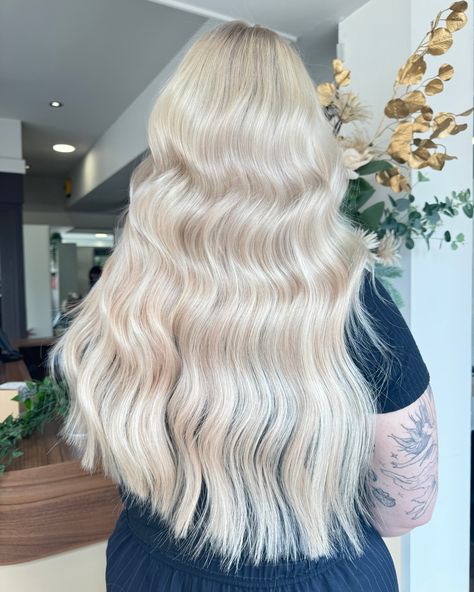 A gorgeous example of a 20 inch weave and scalp bleach from our weaving queen Eve 👸

#paulkemphairdressing #hairmakeover #hairstylist  #warringtonweave #warringtonextensions All Over Blonde, Scalp Bleach, Cool Blonde, Hair Makeover, Hairstyles Haircuts, Hair Stylist, Bleach, Hair Color, Hair Cuts