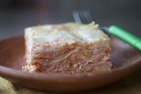 Brazilian Style Lasagna ... how did I never think of this??? Brazilian Lasagna, Homestead Hacks, Kitchen Corners, Brazilian Recipes, Cheese Lasagna, Ham And Cheese Sandwich, Brazilian Style, College Meals, Ham Cheese