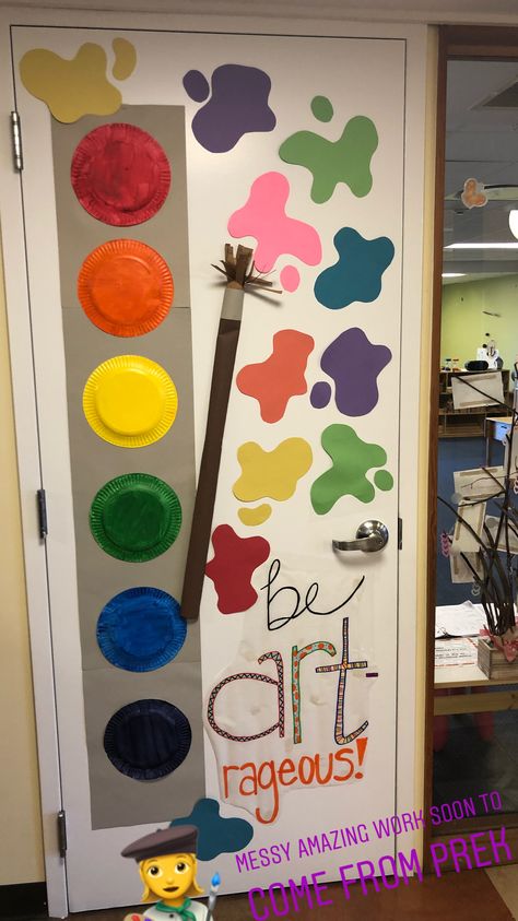 Art Corner Decorations For Preschool, Art Corner Classroom Preschool, Art Room Door Decoration, Art Classroom Door, Preschool Artwork, Teacher Door Decorations, Art Room Doors, Art Paint Party, Room Door Decorations