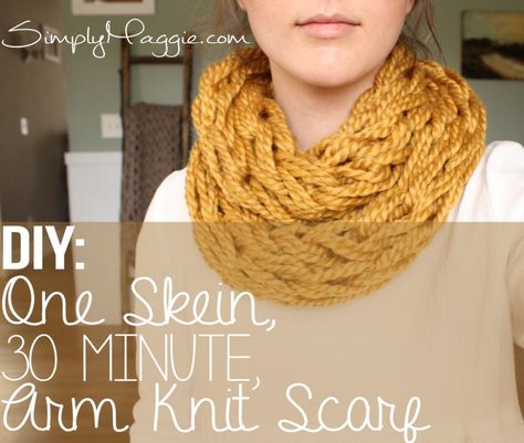 How to Arm Knit - Tutorial - Including Video | SimplyMaggie.com Arm Knit Scarf, Finger Knit Scarf, Knit A Scarf, Arm Knitting Scarf, Arm Knit, Hand Knitting Yarn, Finger Knitting, Learn How To Knit, Arm Knitting