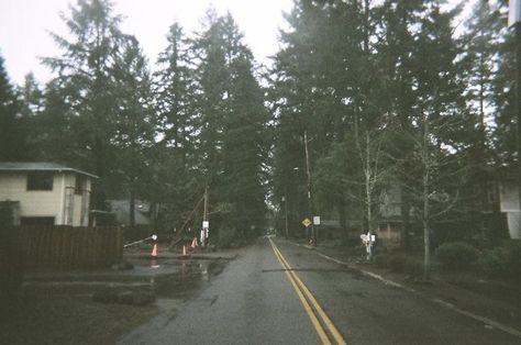 Pacific Northwest Aesthetic, Northwest Aesthetic, Aesthetic Fashion Men, Empty Street, Midwest Emo, Dipper Pines, American Gothic, Southern Gothic, Life Is Strange