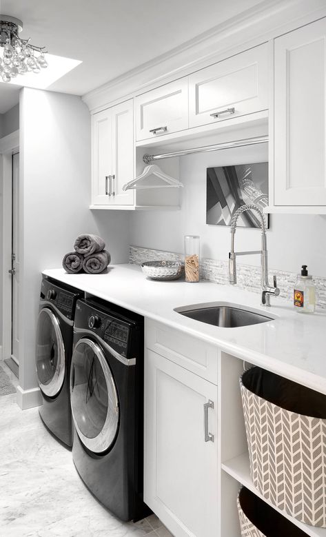 36 Great Laundry Room Design Ideas Elegant Laundry Room, Transitional Laundry Room, Custom Laundry Room, Laundry Room Pictures, Dream Laundry Room, Modern Laundry Rooms, Laundry Room Cabinets, Laundry Room Inspiration, Laundry Room Remodel