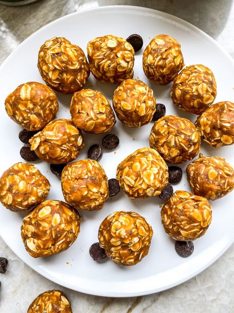 Peanut Butter Power Balls, Pumpkin Protein Balls, Pumpkin Energy Balls, Peanut Butter Oatmeal Balls, Oatmeal Balls, Pumpkin Peanut Butter, Peanut Butter Energy Balls, On The Go Breakfast, Pumpkin Protein