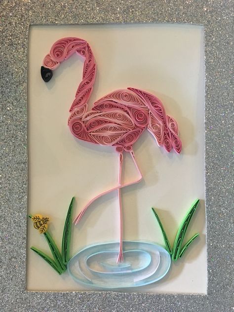 Paper Quilled flamingo Paper Crafts Ideas, Diy Quilling Crafts, Quilling Flower Designs, Quilling Animals, Paper Quilling For Beginners, Paper Quilling Flowers, Construction Paper Crafts, Paper Quilling Cards, Origami And Quilling