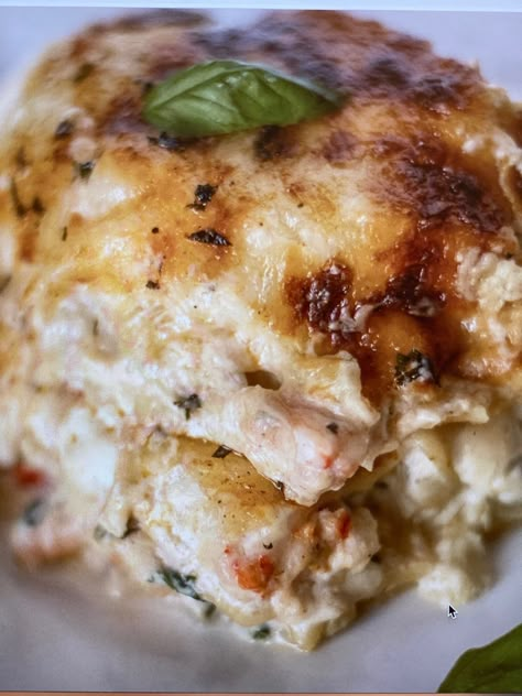 Seafood Lasagna With White Wine Sauce White Sauce For Lasagna, Lasagna Seafood, Sauce For Lasagna, Seafood Lasagna Recipe, Recipes For Shrimp, Shrimp Lasagna, Seafood Night, Crab Casserole, Seafood Lasagna Recipes