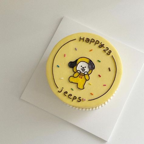 Bt21 Cake Design, Cake Bt 21, Bt21 Cake Birthday Ideas, Korean Cake Bt21, Jimin Cake Ideas, Bts Bento Cake, Chimmy Cake, Bts Birthday Cakes, Bts Cake Ideas