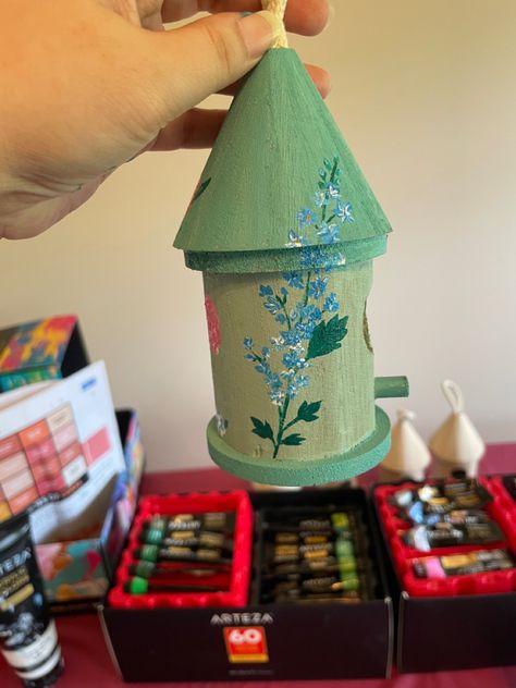 Small Birdhouse Painting Ideas, Mushroom Birdhouse Painted, Round Birdhouse, Bird Houses Painted Flowers, Birdhouse Painting Ideas, Cute Bird House Painting Ideas Flowers, Birdhouse Painting, Tiny Bird Houses Painted, Aesthetic Bird House Painting