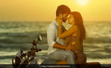 New Film Alert: Shahid Kapoor And Kriti Sanon In An "Impossible Love Story" - Enough Said Check more at https://thenoblenews.com/new-film-alert-shahid-kapoor-and-kriti-sanon-in-an-impossible-love-story-enough-said/djuq1ra8_shahid-_625x300_08_april_23-jpg/#main Movies Box, Romantic Films, Shahid Kapoor, Next Film, Kriti Sanon, Romantic Drama, Upcoming Films, Family Drama, Action Film