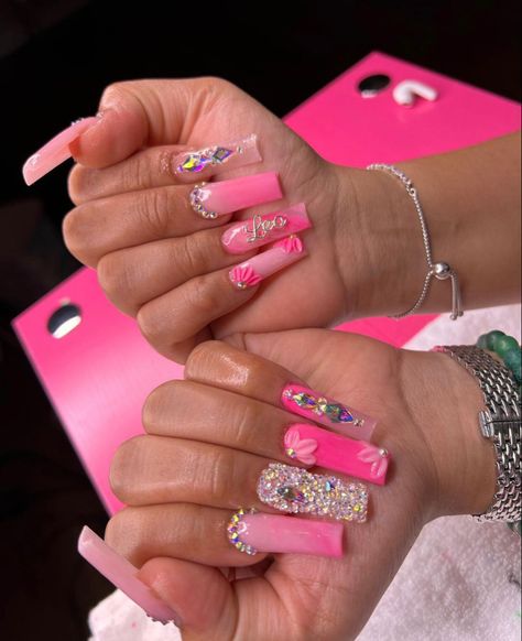 Pink Nails Medium Length, Pink Nails Medium, Nails Medium Length, Acrylic Nail Set, Long Acrylic Nail Designs, Hot Pink Nails, Exotic Nails, Acrylic Nails Coffin Pink, Nails Medium