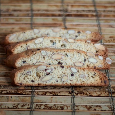 Best Biscotti Recipe, Hazelnut Biscotti, Almond Biscuits, Coffee Bread, Almond Biscotti, Biscotti Recipe, How To Roast Hazelnuts, Cocoa Nibs, Italian Cookies