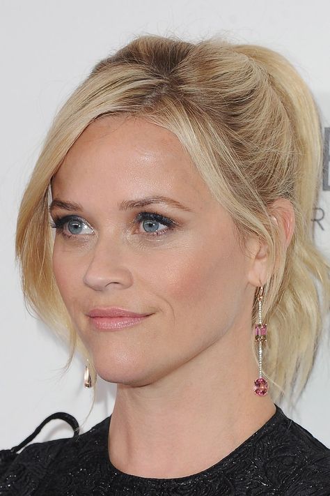 Reese Witherspoon - Beautiful Hairstyles for Every Age Middle Part Updo, Reese Witherspoon Hair, Reece Witherspoon, Curl Formers, Double French Braids, Girl Goals, Jennifer Aniston Hair, Flattering Hairstyles, Tousled Hair