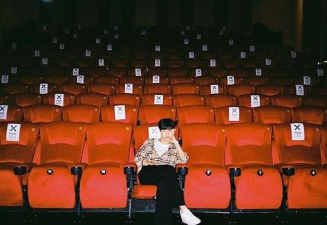 Movie Hall Aesthetic, Cinema Photoshoot, Hall Aesthetic, Movie Hall, Movie Theatre Seats, Theatre Pictures, Holland Art, Instagram Design Creative, Grad Photography