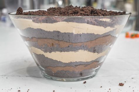 Nutella Trifle, Nutella Whipped Cream, Candy Corn Pumpkins, Oreo Trifle, Pumpkin Trifle, Chocolate Pudding Cookies, Trifle Dessert Recipes, Nutella Mousse, Oreo Pudding