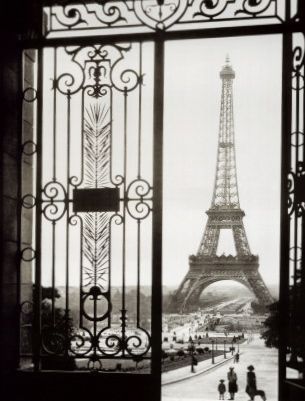 paris. henri cartier-bresson. Torre Eiffel Paris, Paris Canvas, Paris Pictures, Paris Vintage, I Love Paris, Paris Love, Love Paris, Paris Photo, Vintage Paris