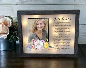 Memorial Frames Diy, Laser Crafts, Mother Pictures, Battery Operated Led Lights, Loss Of Mother, Personalized Memorial Gifts, Bereavement Gift, Specialty Paper, Local Crafts