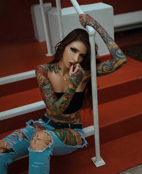 Movies And Shows To Watch, Angela Mazzanti, Henna Tattoo Designs Hand, Shows To Watch, Tattoed Women, Hot Jeans, Beauty Tattoos, Tattoo Models, Black And Grey Tattoos