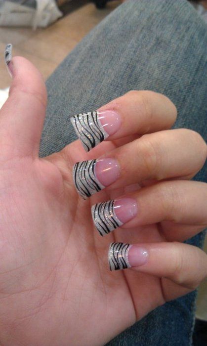 I have always liked these kinds of nails and haven't seen a pic of them in forever! Score! 2000s Zebra Nails, Zebra Print Duck Nails, Duck Nails Mcbling, Duck Nails 2000s, Zebra Duck Nails, 2000s Duck Nails, 2010s Nails, Duck Bill Nails, Duck Flare Nails