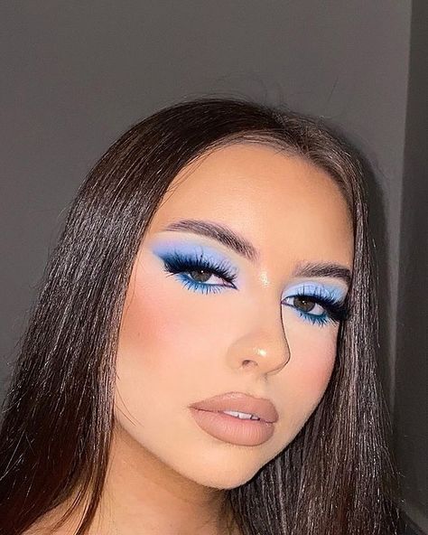 Create an account or log in to InstagramA simplefuncreative way to captureeditshare photosvideosmessages with friendsfamily. Blue Eyeshadow Makeup, Maquillage On Fleek, Blue Makeup Looks, Prom Eye Makeup, Cute Eye Makeup, Make Up Inspiration, Rave Makeup, Eye Makeup Pictures, Eye Makeup Designs