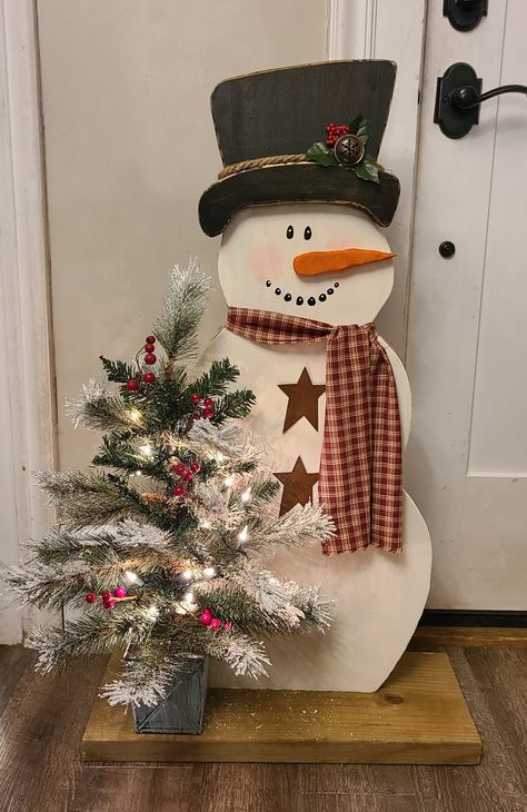 Wood Reindeer Diy Christmas Yard, Wooden Snowman Crafts Wood Patterns, Wood Snowman Diy, Porch Snowman, Nightmare Before Christmas Ornaments, Wood Christmas Decorations, Snowman Crafts Diy, Christmas Diy Wood, Wooden Snowmen