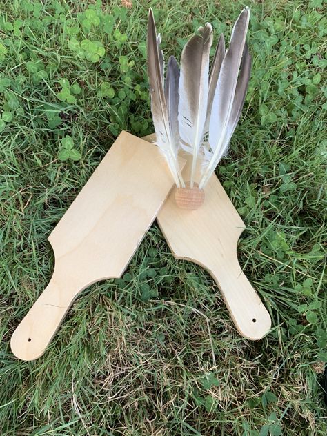 Medieval Toys, Medieval Games, Medieval Market, Medieval Crafts, Wooden Paddle, Early Modern Period, Fair Games, Camping Games, Medieval History