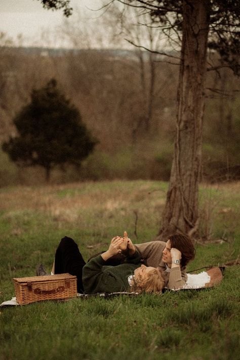 Engagement Photoshoot Fairytale, Irish Couple Aesthetic, Vintage Winter Photos, English Countryside Photoshoot, Lotr Engagement Photos, Dnd Engagement Photos, Scotland Couple Photography, Authentic Engagement Photos, Pride And Prejudice Engagement Photos