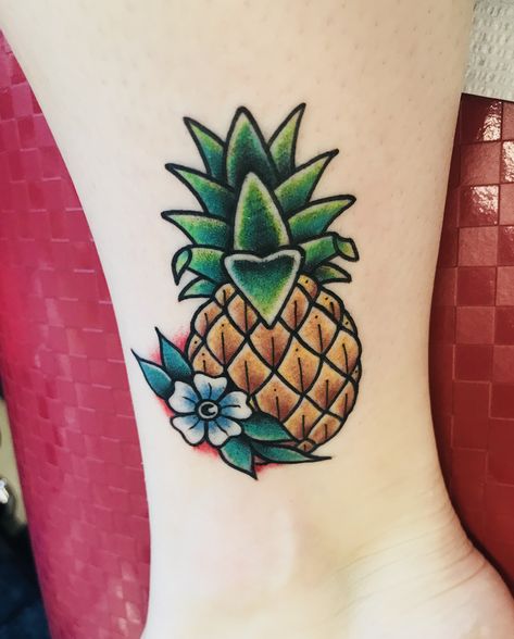 Pineapple #traditional Small Pineapple Tattoo, Pineapple Tattoo Meaning, Pinapple Tattoos, Hawaii Tattoos, Pineapple Tattoo, Seashell Tattoos, Type Tattoo, Plant Tattoo, Tattoo Meaning