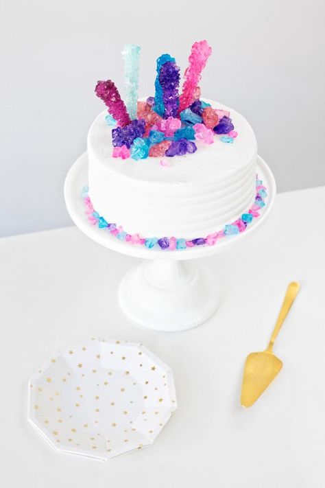 13 Easy, Pretty Ways To Top a Cake | Kitchn  -----  Rock candy!! Simple Bridal Shower Cake, Rock Candy Cakes, Gem Cake, Candy Birthday Cakes, Geode Cake, Simple Bridal Shower, Cake Diy, Rhubarb Cake, Crystal Cake