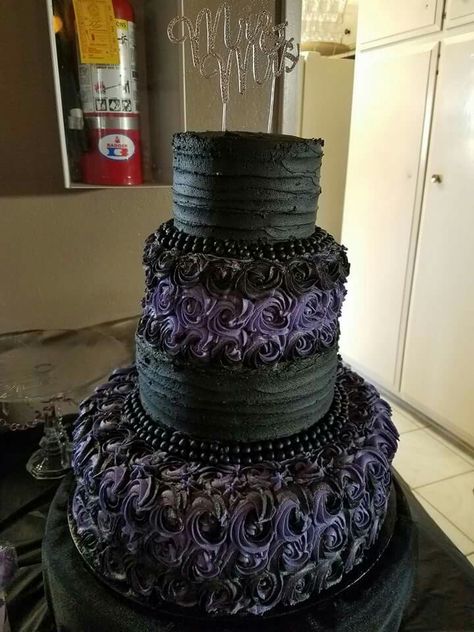 4-tier Dia de los Muertos Wedding Cake by Samantha Taylor of The Cooky Cake Black And Silver Wedding Cake, Purple Black And Silver Wedding, Purple And Black Wedding, Black And Silver Wedding, Purple Black Wedding, Goth Cakes, Gothic Wedding Cake, Black Quinceanera, Black Wedding Cake