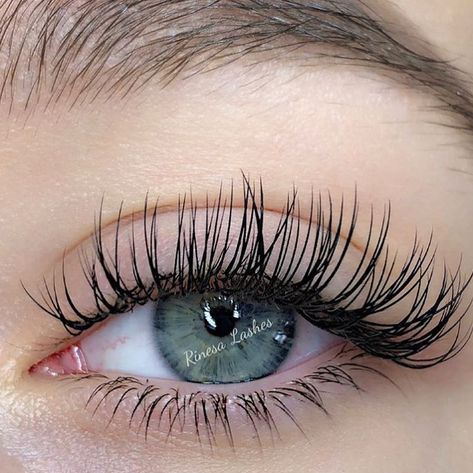 Pinterest : @ 4amdreaming Eyelash Studio, Thick Eyelashes, Artificial Eyelashes, Eyelash Tinting, How To Grow Eyelashes, Eyelash Extensions Styles, Beautiful Eyelashes, Eyelash Extentions, Thicker Eyelashes