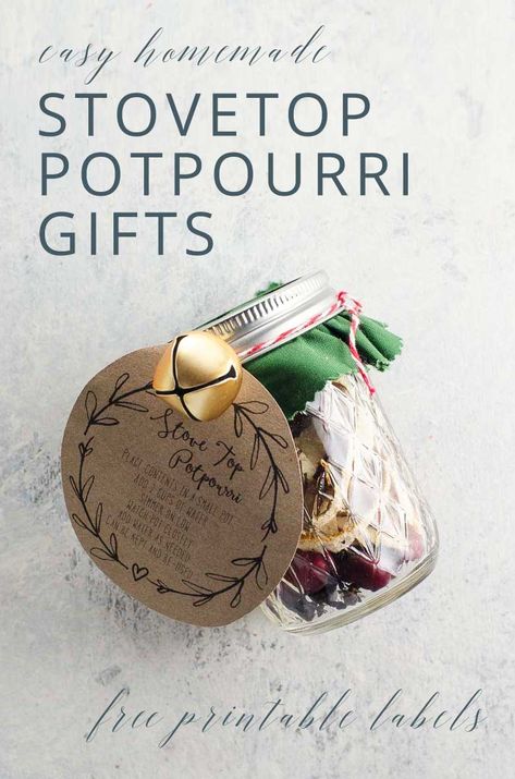 Stovetop potpourri in jelly jars is an easy and affordable homemade gift that's great for friends, family, teachers, and more. #homemadegifts #homemadechristmasgifts #diychristmasgifts #diygifts #potpourrirecipes #potpourrirecipessimmering #potpourri #airfreshener #airfreshenerdiy Homemade Potpourri Stovetop, Jelly Gift, Homemade Gifts For Friends, Homemade Potpourri, Potpourri Gift, Key Diy, Potpourri Recipes, Homemade Holiday Gifts, Exterior Christmas