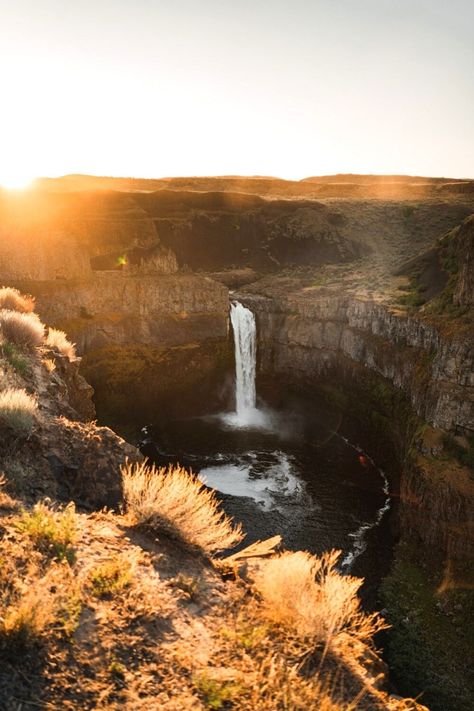 Palouse Falls, Washington. Palouse Falls, Landscape Waterfall, Wildlife Landscape, Chinatown San Francisco, Usa Trip, Washington Travel, City Road, Washington Usa, Twin Falls