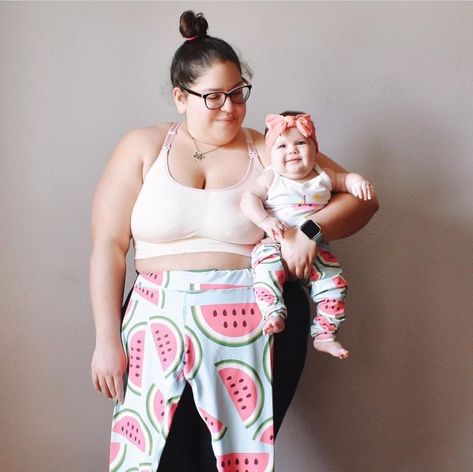 Postpartum Bodies, Pregnant Cake, Pictures Of Me, Postpartum Body, Bump Style, Mom Hacks, Plus Size Beauty, Nursing Bra, Plus Size Pregnancy