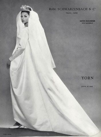 Gorgeous wedding gown in satin duchesse by Yorn, photo by Louis Astre, 1962 Bridal Magazine Cover, 1960s Wedding Dresses, Dress Fashion Photography, Nostalgic Wedding, 1960s Wedding, Retro Bride, Vintage Wedding Photos, Beautiful Beach Wedding, Jeanne Lanvin