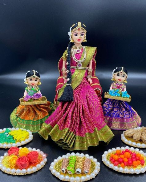 Baby shower dolls Sreemantham Decoration Dolls, Seemantham Plates, Baby Shower Plate Decoration, Indian Baby Shower Decorations, Coconut Decoration, Indian Baby Showers, Plate Decoration, Doll Decoration, Miniature Plates