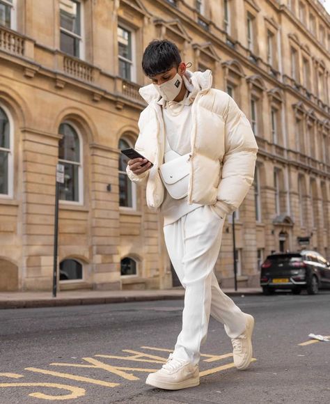 Cream Puffer Jacket Outfit Men, Men Cream Outfit, Cream Jacket Outfit Men, Men Winter Outfits Street Style, Cream Outfit Men, Cream Jacket Outfit, White Puffer Jacket Outfit, White Outfit Men, Puffer Jacket Outfit Men