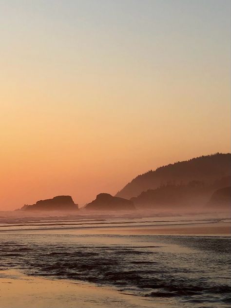 Canon Beach Oregon, Oregon Sunset, Canon Beach, Oregon Beaches, Summer Sunset, Beach Sunset, Oregon, Mood Board, Canon