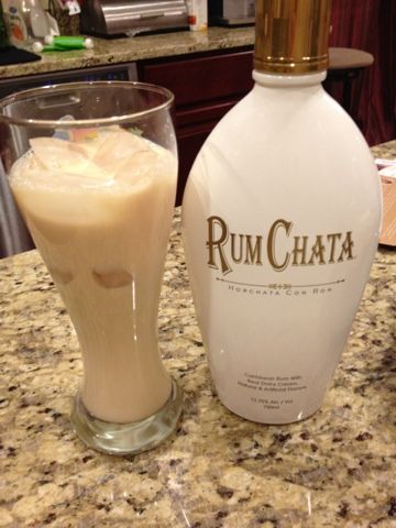 Do-It-Yourself Danielle: Chai Rum Chata Rum Chata Recipes, Rumchata Recipes Drink, Rumchata Drinks, Rumchata Recipes, Rum Chata, Rum Recipes, Beer Float, Liquor Drinks, Rum Drinks