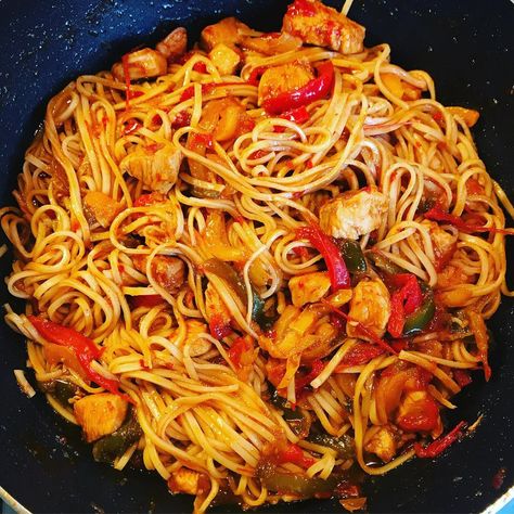 RTF on Instagram: “✨Chilli Chicken Noodles✨ . One of my favourite quick turn around meals is this spicy noodle dish which I’ve revamped to create a thicker…” Chilli Chicken Noodles, Spicy Noodle, Chicken Noodles, Noodle Dish, Chilli Chicken, Spicy Noodles, Noodle Dishes, Chicken Noodle, My Favourite