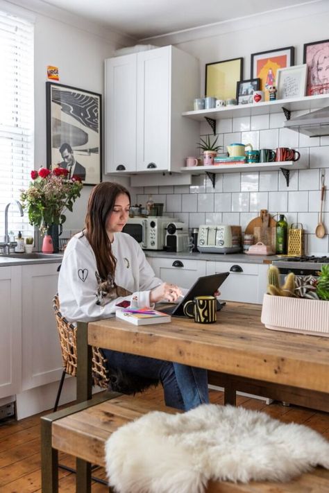 London Apartment Interior, Small Apartment Kitchen, Flat Decor, Emma Jane, Flat Interior, Small Apartment Decorating, London Apartment, Video Home, Apartment Kitchen