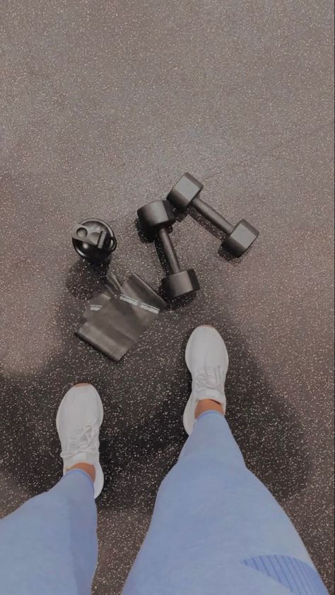 Gym Selfie Female No Face, Gym Private Story Names Snapchat, Workout Esthetics, Planet Fitness Aesthetic, Gym Asethic, Fitness Asethic, Weight Lifting Aesthetic, Work Out Aesthetic Women, Aesthetic Gym Photos