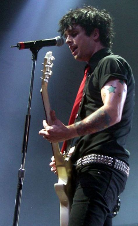 Billy Joe Armstrong, Billie Green Day, Green Day Billie Joe, Tré Cool, Joe Armstrong, Billie Joe Armstrong, Corte De Cabelo Masculino, Reality Tv Shows, Green Day