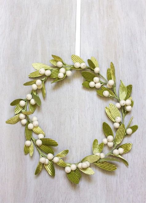 18 Modern Holiday Wreaths You Can Totally DIY | Brit + Co Fall Butterflies, Diy Mistletoe, Mistletoe Diy, Mistletoe Wreath, Wreath Embroidery, Golden Rings, Felt Balls, Wreath Tutorial, Christmas Wreaths Diy