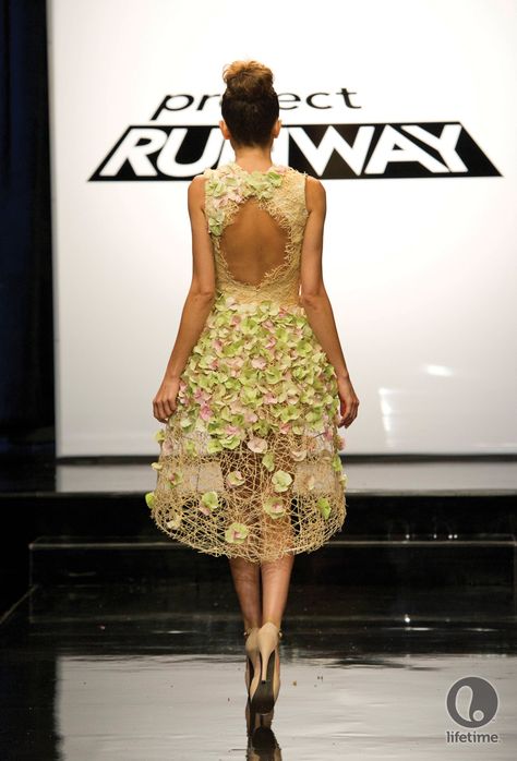 Gray Skies: Project Runway unconventional materials challenge Project Runaway, Project Runway Dresses, Unconventional Materials, Unconventional Fashion, Cage Dress, Project Runway, Recycled Fashion, Vintage Style Dresses, Floral Fashion