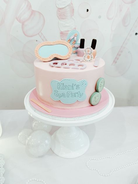 Pamper Party Birthday Cake, Skincare Cake Design, Spa Party Ideas For Girls Birthday Cake, Pamper Party Cake Ideas, Sleepover Party Cake, Spa Theme Birthday Cake, Spa Themed Birthday Party Cake, Skincare Birthday Cake, Spa Day Birthday Cake