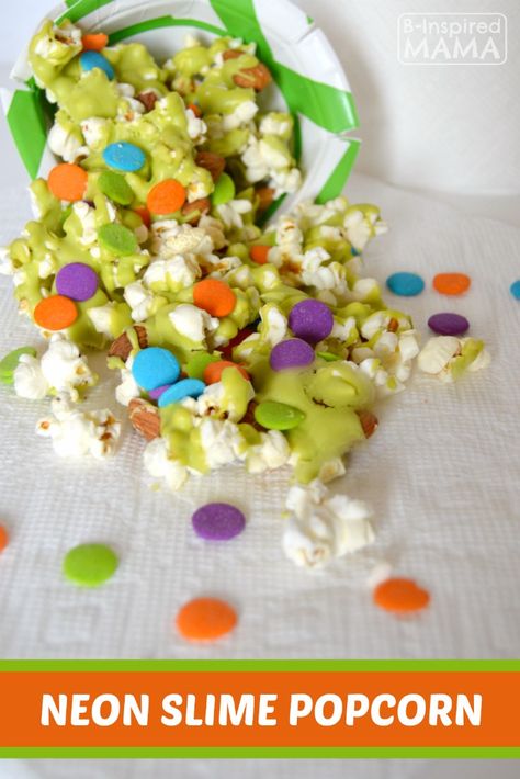 Neon Slime Popcorn Snack Mix for Watching the Nickelodeon Kids Choice Awards at B-Inspired Mama Slime Popcorn, Popcorn Snack Mix Recipes, Family Movie Night Snacks, Snack Mix Recipe, Nickelodeon Slime, Slime Birthday, Edible Slime, 90s Theme Party, Popcorn Snacks